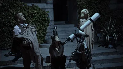 Un film de 2011 qui dure 2 heures 10 minutes.Quel est ce film de science-fiction dramatique de Lars von Trier avec Kirsten Dunst, Charlotte Gainsbourg, Alexander Skarsg&aring;rd, John Hurt, Kiefer Sutherland, Charlotte Rampling, Stellan Skarsg&aring;rd... ?