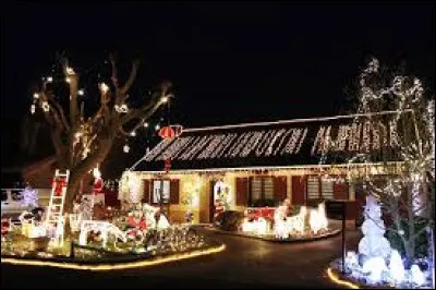 Ville du Nord-pas-de-Calais, dans l'arrondissement de Douai, Flines-lez-Raches se situe dans le département ...