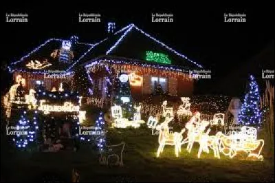 Pour voir ces illuminations, direction la Lorraine et la ville de Sarrebourg, qui se situe dans le département ...
