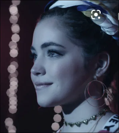 Quelle chanson chante Mia au concours ?