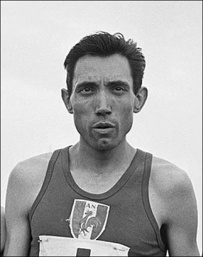 Michel Bernard, mort le 14 février 2019 à 87 ans, trois fois finaliste olympique, a incarné l'athlétisme amateur : dans quelle discipline sportive a-t-il été quatre fois champion de France ?