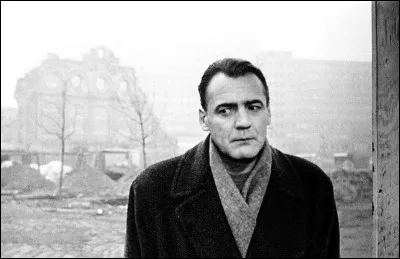 Bruno Ganz, mort le 16 février 2019, avait tenu son premier grand rôle en 1977 un film de Wim Wenders : de quel film s'agit-il ?