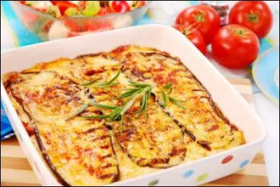 À partir de quel légume la moussaka, célèbre plat grec, est-elle préparée ?