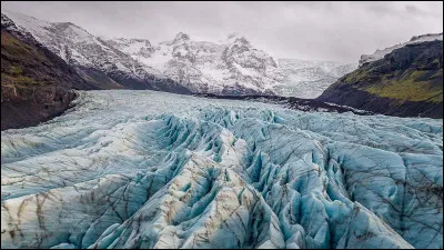 Quel est le plus grand glacier d'Europe avec ses 8 390 km2, soit la surface de la Corse ?