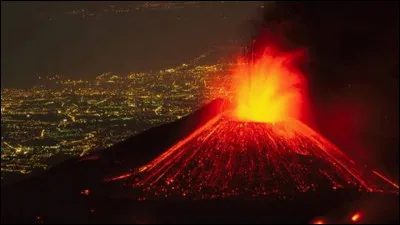 Quel est le plus haut volcan d'Europe avec ses 3 330 m ?