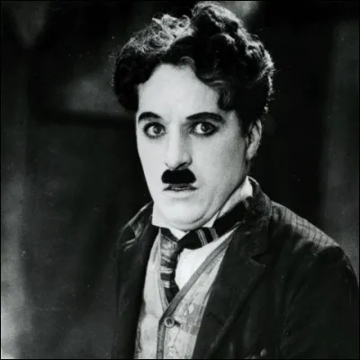 Charlie Chaplin serait âgé de...