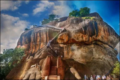 Site de Sigiriya : Il faudra un millénaire pour réaliser, en Europe, des infrastructures équivalentes en terme d'hydraulique, notamment des jets d'eaux. Où donc, par exemple ?