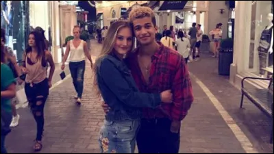 Comment s'appelle sa fiancée ?