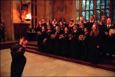 Comment s'appelle la chorale de Poudlard ?