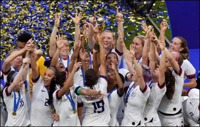 En juillet, l'équipe de quel pays gagne la Coupe du monde féminine de football ?