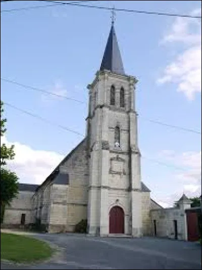 Voici l'église Saint-Florent de Varrains. Commune Angevine, elle se situe en région ...