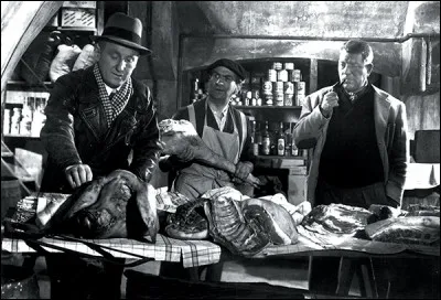 Non mais regarde-moi le mignon avec sa face d'alcoolique et sa viande grise. Avec du mou partout. Du mou, du mou, rien que du mou. Tu vas pas changer de gueule un jour toi non ? Et l'autre, la rombière, la guenon gélatine et saindoux. Trois mentons et les nichons qui dévalent sur la brioche. Cinquante ans chacun, cent ans pour le lot. Cent ans de conneries.