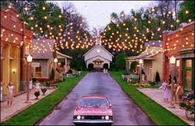 Dans quel film Edward découvre-t-il la ville cachée de Spectre ?