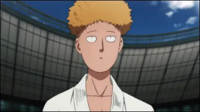 Sous quel nom d'école Saitama se présente-t-il au Super Fight ?