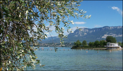 Quel est ce grand lac français du département de la Savoie qui inspira le poème "Le Lac" à Lamartine ?