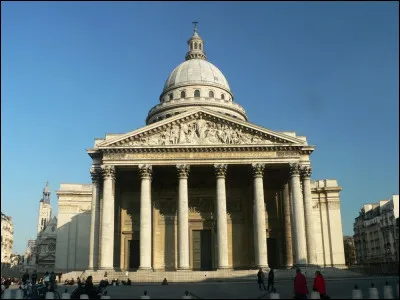 Laquelle de ces personnalités ne repose pas au Panthéon ?