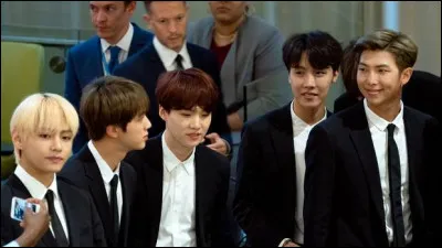 Quel est le titre de leur premi&egrave;re musique ?