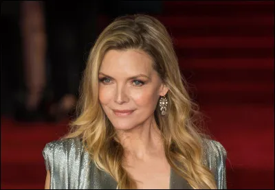 Angelina Jolie reprend son rôle de fausse méchante devant affronter la vraie méchante. Quel est ce film ?