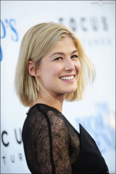 Qui ne fait pas le même métier qu'elle ?