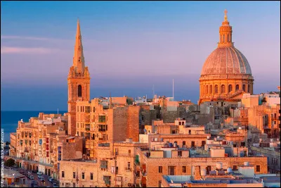 Capitale européenne de la culture en 2018 - le Palais Magistral de l'ordre de Saint-Jean de Jérusalem - influences phénicienne, grecque, romaine, byzantine et arabe - système de péage à l'instar de Londres