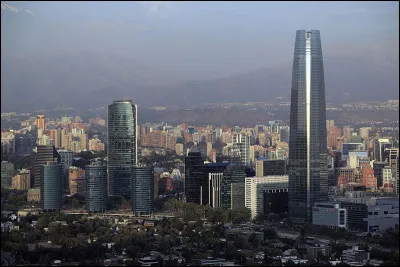 Capitales : quand les Espagnols arrivèrent au Chili, ils ont construit la ville de Santiago, pensant à un personnage biblique très sacré pour eux, lequel ?