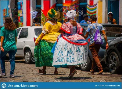 Le vêtement que tu portes le plus, parmi ceux-là, c'est...