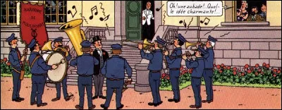 La fanfare des Bijoux de la Castafiore ne peut jouer que la célèbre chanson "....", tirée d'un film vu par Hergé en 1931 ! Donnez ce titre, svp...