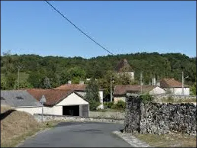 Nous sommes à présent en Nouvelle-Aquitaine à Champeaux-et-la-Chapelle-Pommier. Ancienne commune dans le parc naturel régional Périgord-Limousin, elle se situe dans le département ...