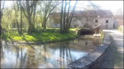 Petit tour en Côte-d'Or, à Montigny-Mornay-Villeneuve-sur-Vingeanne. Nous sommes dans l'ancienne région ...