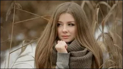 Comment nomme-t-on cette couleur de cheveux ? 
(entre le brun et le blond)