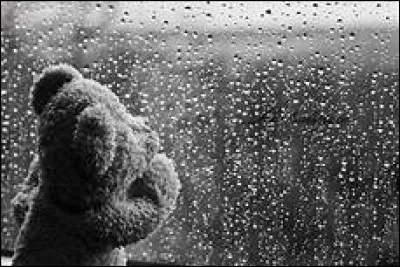 "But I always thought you'd come back, tell me all you found was
Heartbreak and misery"
Le narrateur aurait ici préféré que le destinataire de la chanson trouve loin de lui :