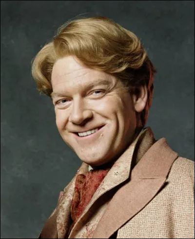 Combien de fois Gilderoy Lockhart a-t-il remporté le prix du sourire le plus charmeur décerné par "Sorcière Hebdo" ?