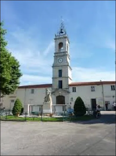 Nous sommes en Occitanie, &agrave; Ganges. Ville au confluent de l'H&eacute;rault et du Rieutord, elle se situe dans le d&eacute;partement ...