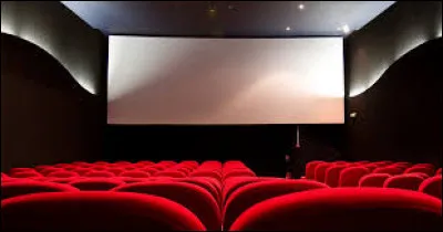 Août : Qui n'avait aucune activité en rapport avec le cinéma ?
