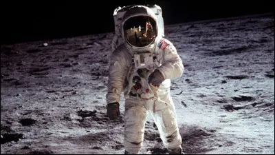 Le 21 juillet 1969, quelle mission Apollo à déposé pour la première fois des hommes sur la Lune ?