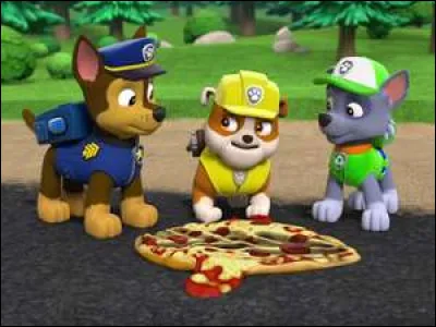 Choisissez la réponse correcte : "Too much food... eaten nowadays".