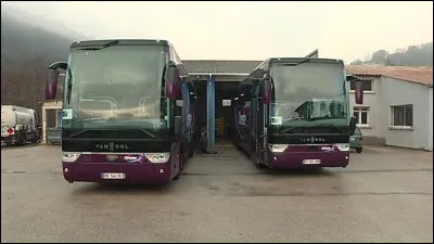 Deux bus, B et U parcourent le même trajet, mais U met toujours plus de temps que B à le parcourir, pourquoi ?