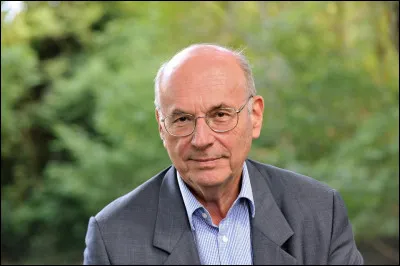 Ce neuro-psychiatre, auteur de "Sous le signe du lien : une histoire naturelle de l'attachement", de "Un merveilleux malheur", vulgarisateur du concept de résilience, c'est ... Cyrulnik.