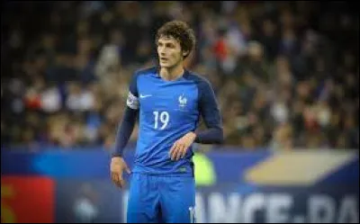 Ce footballeur, défenseur à Stuttgart puis à Munich, sélectionné dans l'équipe de France de la coupe du monde 2018, c'est ... Pavard.
