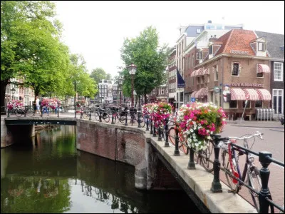 Terminons la partie européenne de notre périple à Amsterdam où vous ne découvrirez pas :