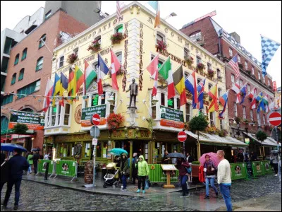 Direction sud-est pour rejoindre Dublin où vous ne trouverez pas :