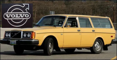 Quelle est cette automobile lanc&eacute;e en 1974 ?