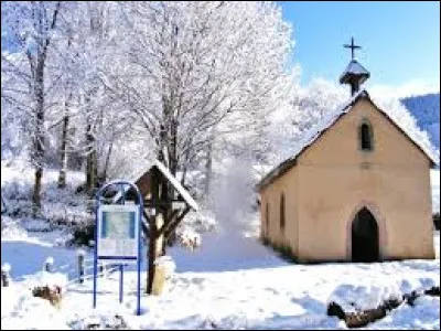 Voici une vue hivernale de Lamadeleine-Val-des-Anges. Petit village de 40 habitants en Bourgogne-Franche-Comté, faisant partie du parc naturel régional des Ballons des Vosges, il se situe dans le département ...