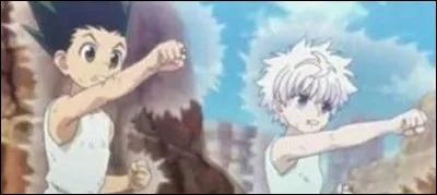 Il utilise des yoyos pour se battre.