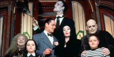 Dans la "Famille Addams", la m&egrave;re se pr&eacute;nomme Morticia.