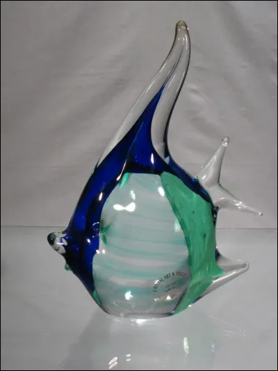 Quelle île vénitienne est connue pour ses artisans verriers ?