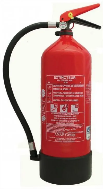 Il existe 3 modes d'extinction : 
- Eau avec additifs
- C02
- Quel est le troisième ?
