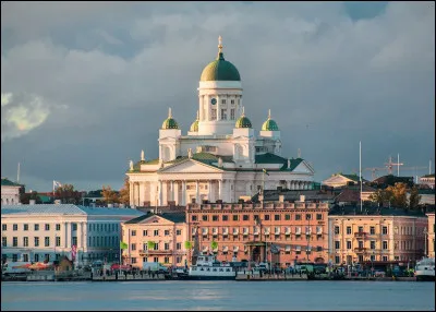 De quel pays Helsinki est-elle la capitale ?