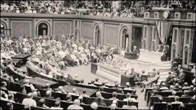 Mais, d&egrave;s le 16 janvier, ce pays refuse de ratifier l'adh&eacute;sion &agrave; la SDN : il s'agit de ...