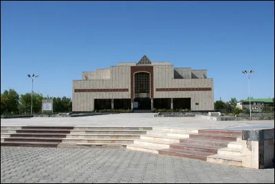 Villes : Dans quel pays d'Asie se trouve la ville de Nukus construite par le conquéreur tatar Timorlenk ?